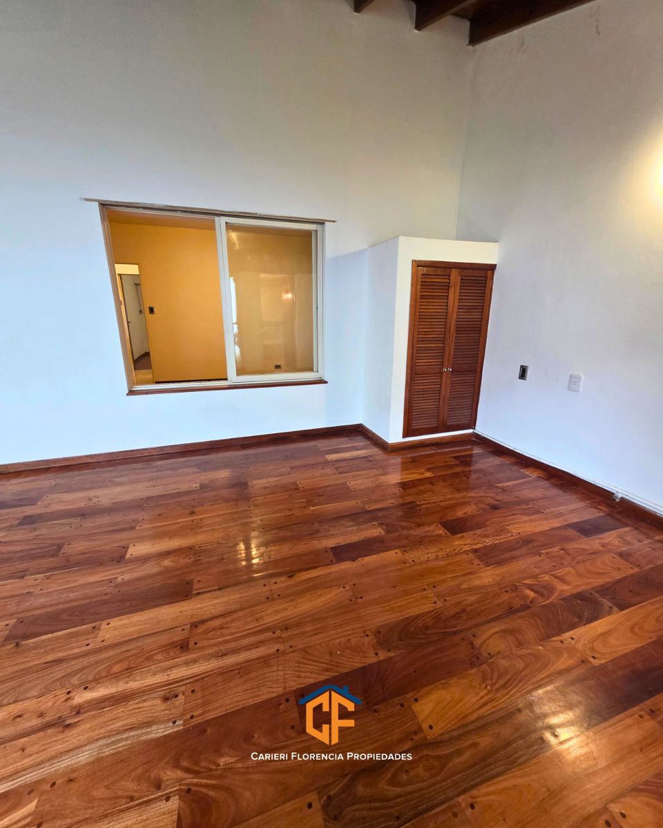 HERMOSA CASA 5 AMBIENTES EN VENTA CON PATIO, PARRILLA Y QUINCHO, EN EXCELENTE ESTADO - 4