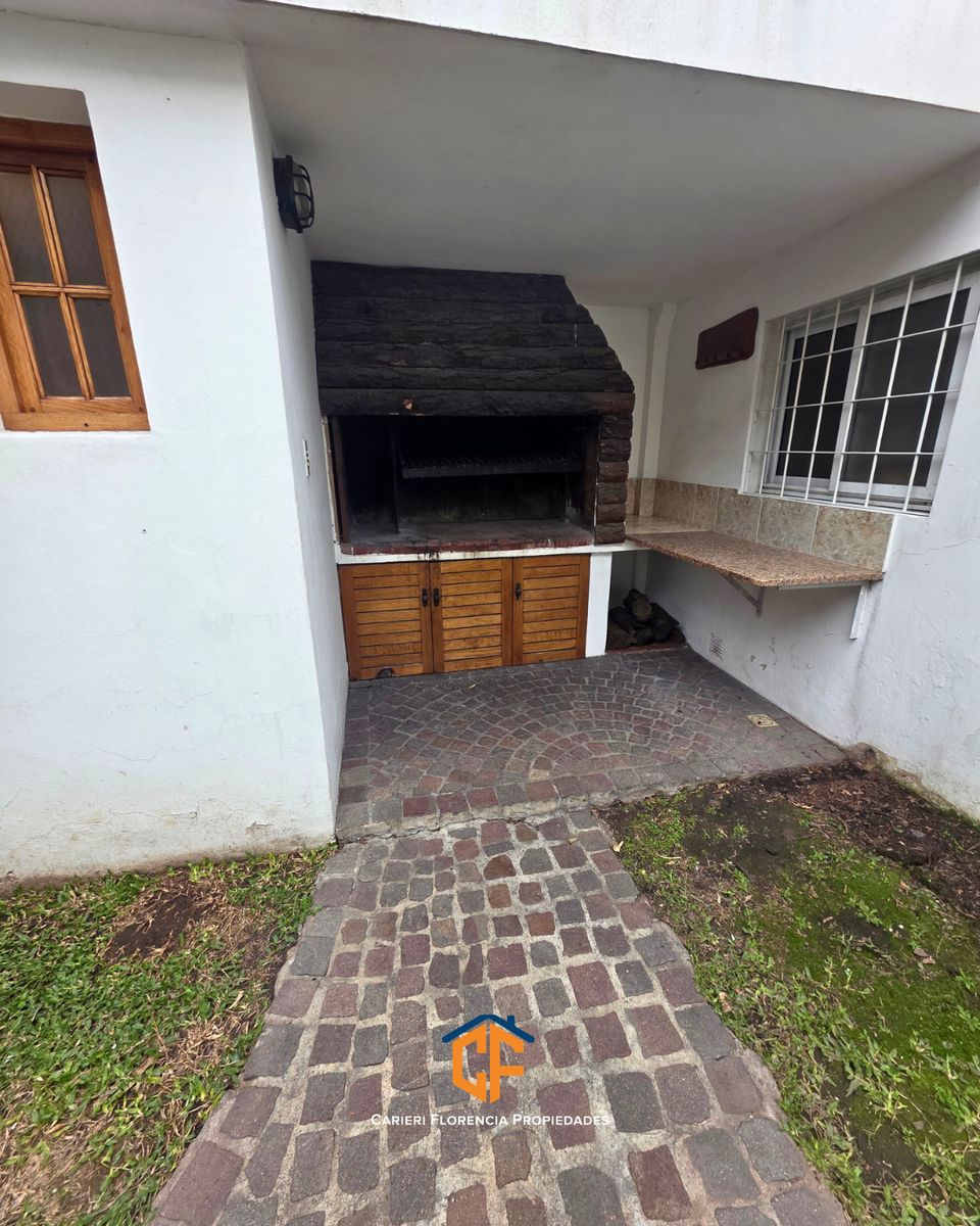 HERMOSA CASA 5 AMBIENTES EN VENTA CON PATIO, PARRILLA Y QUINCHO, EN EXCELENTE ESTADO - 11