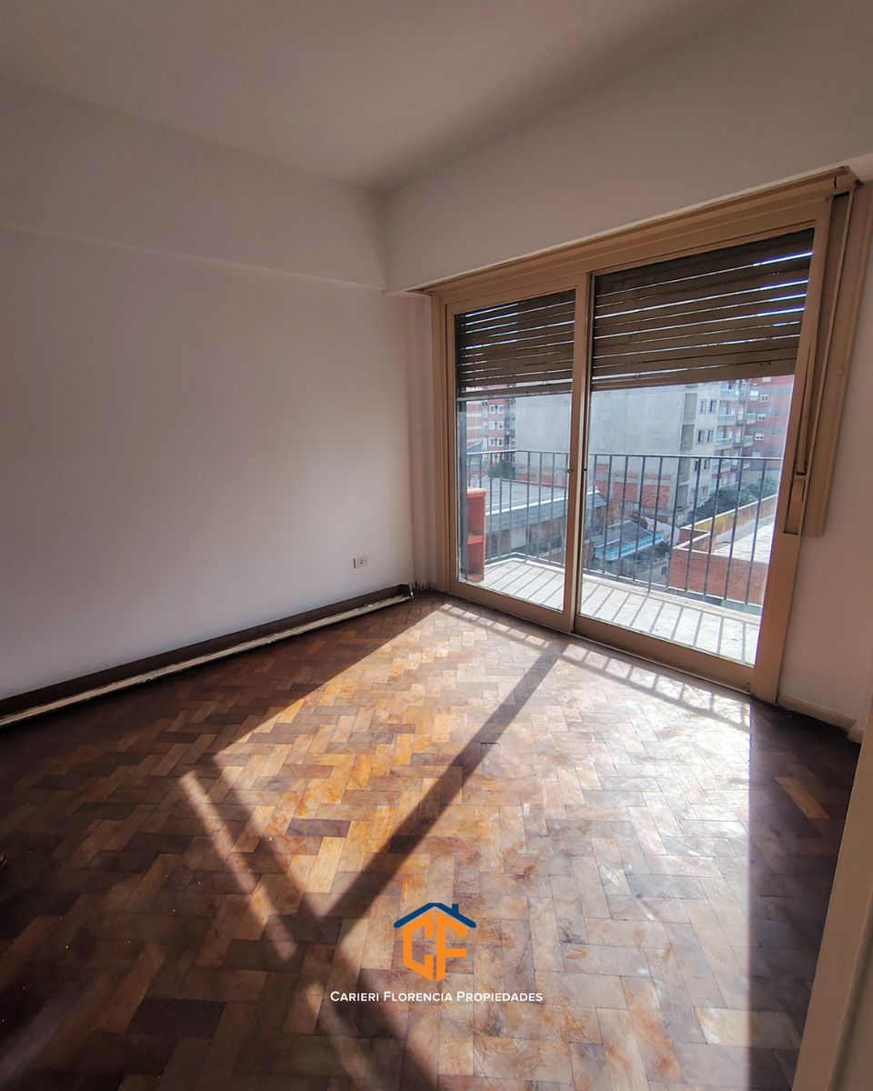 DEPARTAMENTO 3 AMBIENTES EN VENTA CON EXCELENTE LUMINOSIDAD EN CENTRO DE SAN MARTIN - 2