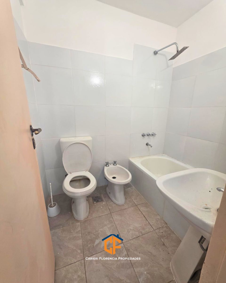 DEPARTAMENTO 3 AMBIENTES EN VENTA CON EXCELENTE LUMINOSIDAD EN CENTRO DE SAN MARTIN — foto 7