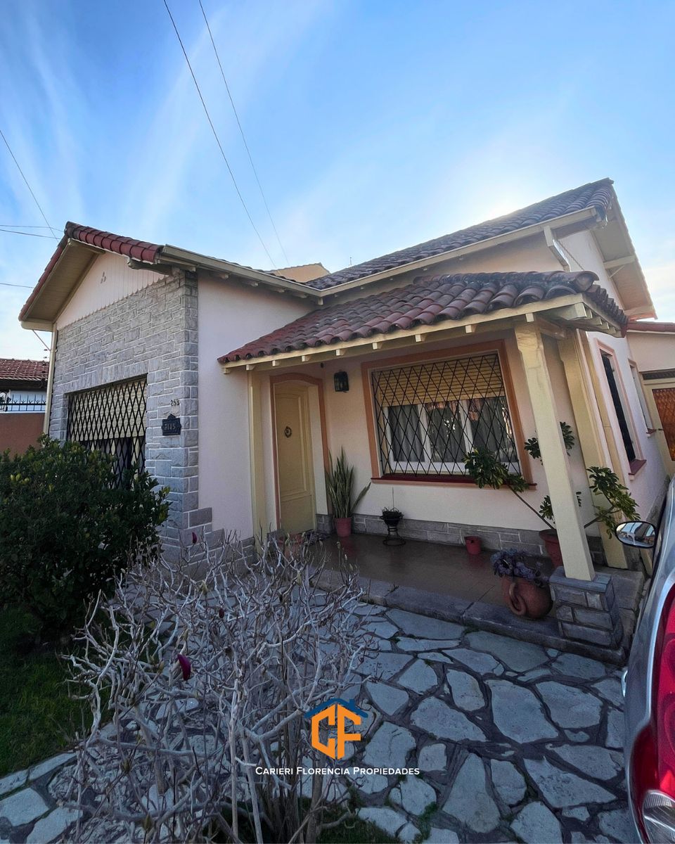 GRAN CASA EN LOTE PROPIO EN VENTA EN UNA DE LAS ZONAS MAS BUSCADAS DE SAN ANDRES - 1