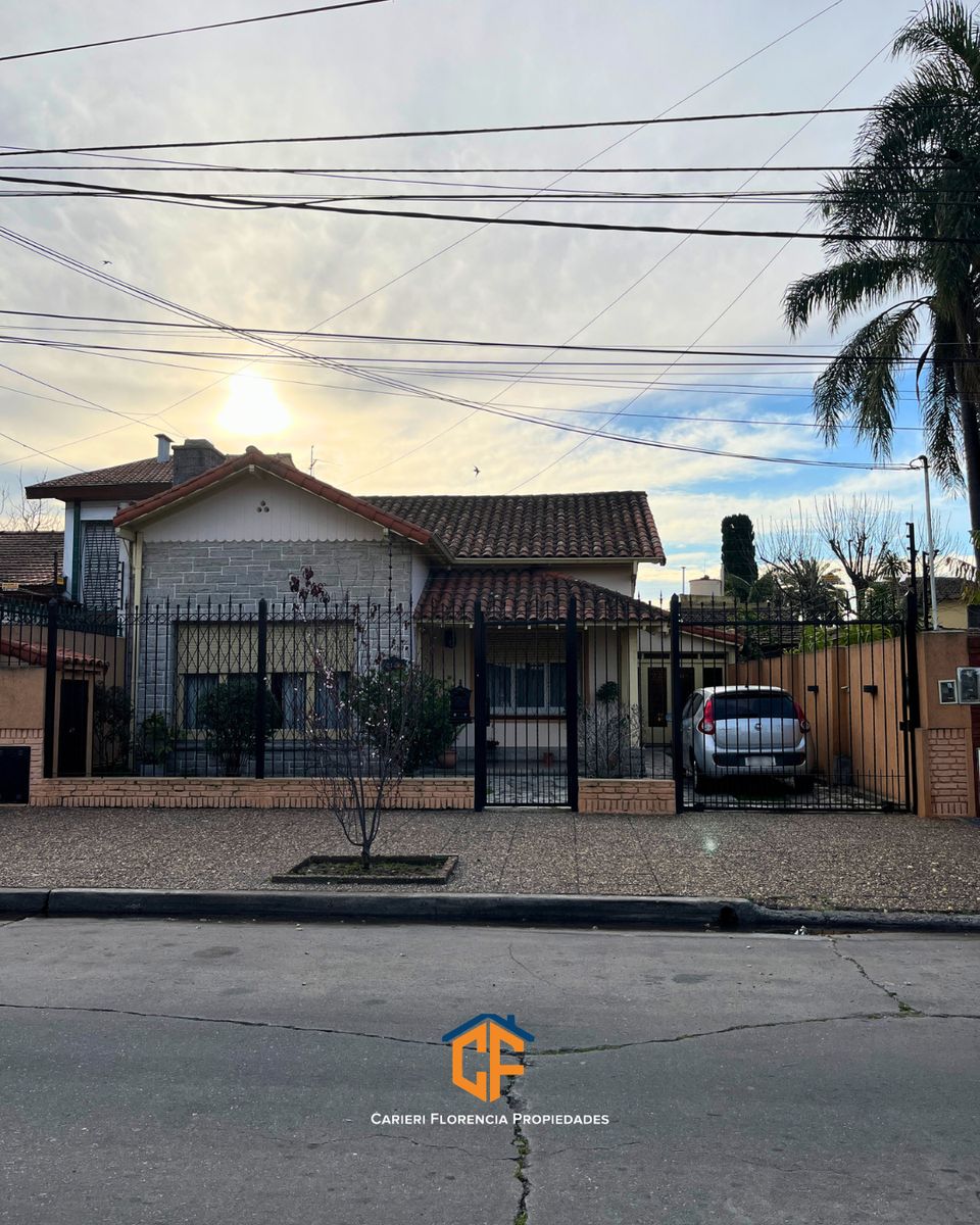 GRAN CASA EN LOTE PROPIO EN VENTA EN UNA DE LAS ZONAS MAS BUSCADAS DE SAN ANDRES - 2