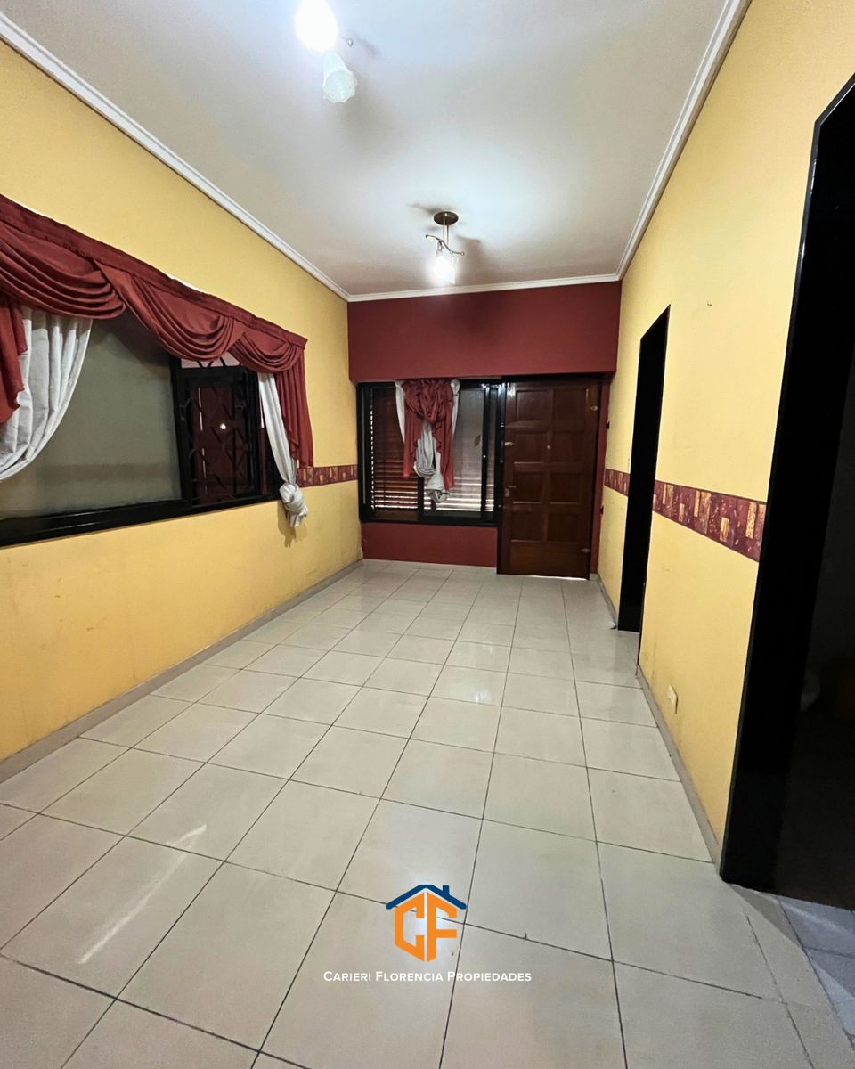 CASA 7 AMBIENTES EN VENTA EN SAN MARTIN CENTRO CON AMPLIO JARDIN Y PILETA — foto 5