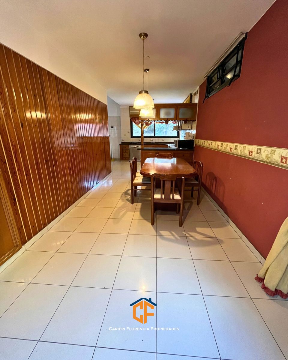 CASA 7 AMBIENTES EN VENTA EN SAN MARTIN CENTRO CON AMPLIO JARDIN Y PILETA — foto 8