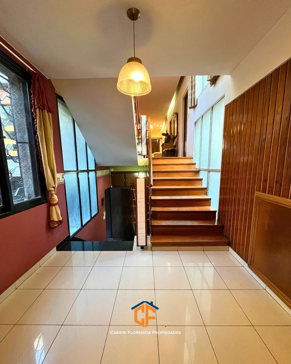 CASA 7 AMBIENTES EN VENTA EN SAN MARTIN CENTRO CON AMPLIO JARDIN Y PILETA - 21