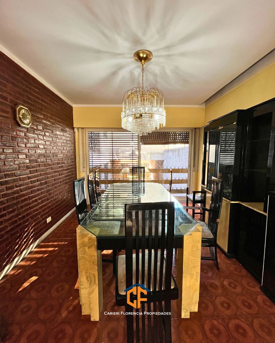CASA 7 AMBIENTES EN VENTA EN SAN MARTIN CENTRO CON AMPLIO JARDIN Y PILETA - 23