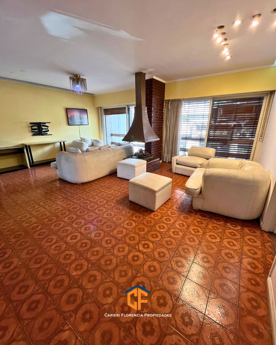 CASA 7 AMBIENTES EN VENTA EN SAN MARTIN CENTRO CON AMPLIO JARDIN Y PILETA - 25