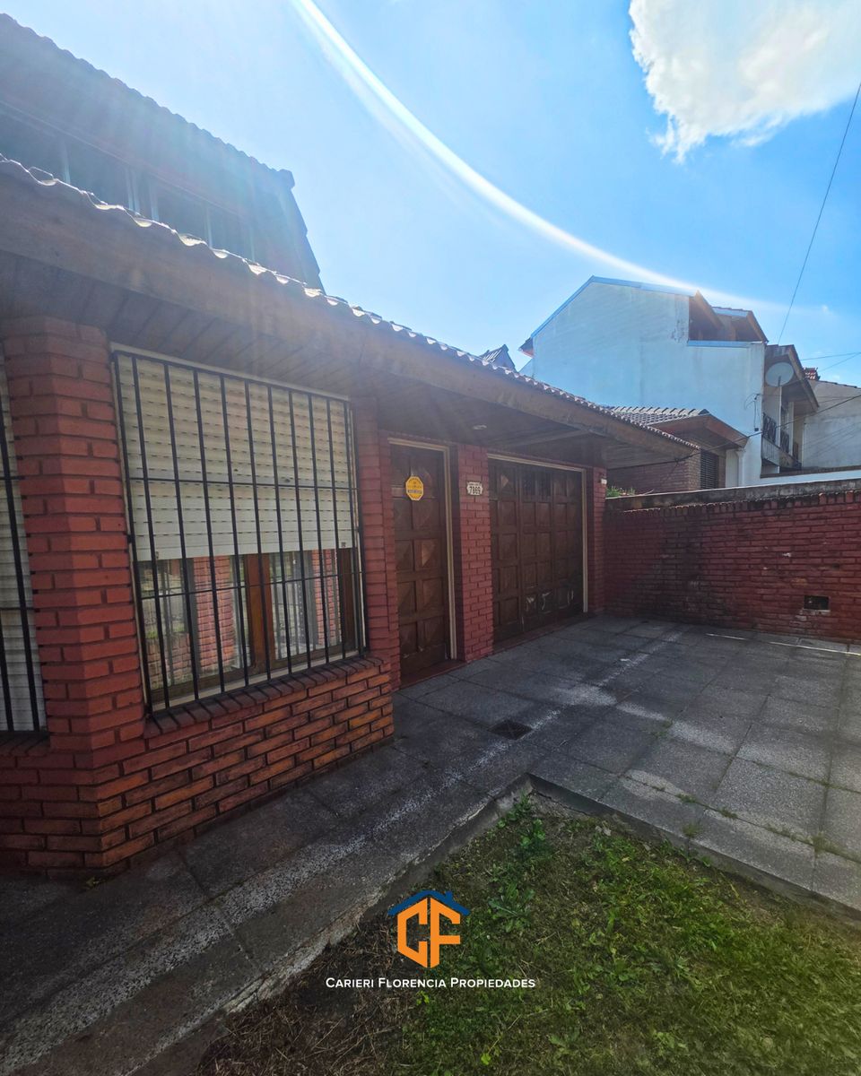 CASA DE 4 AMBIENTES EN VENTA CON JARDÍN, PLAYROOM Y COCHERA EN MARTÍN CORONADO - 3