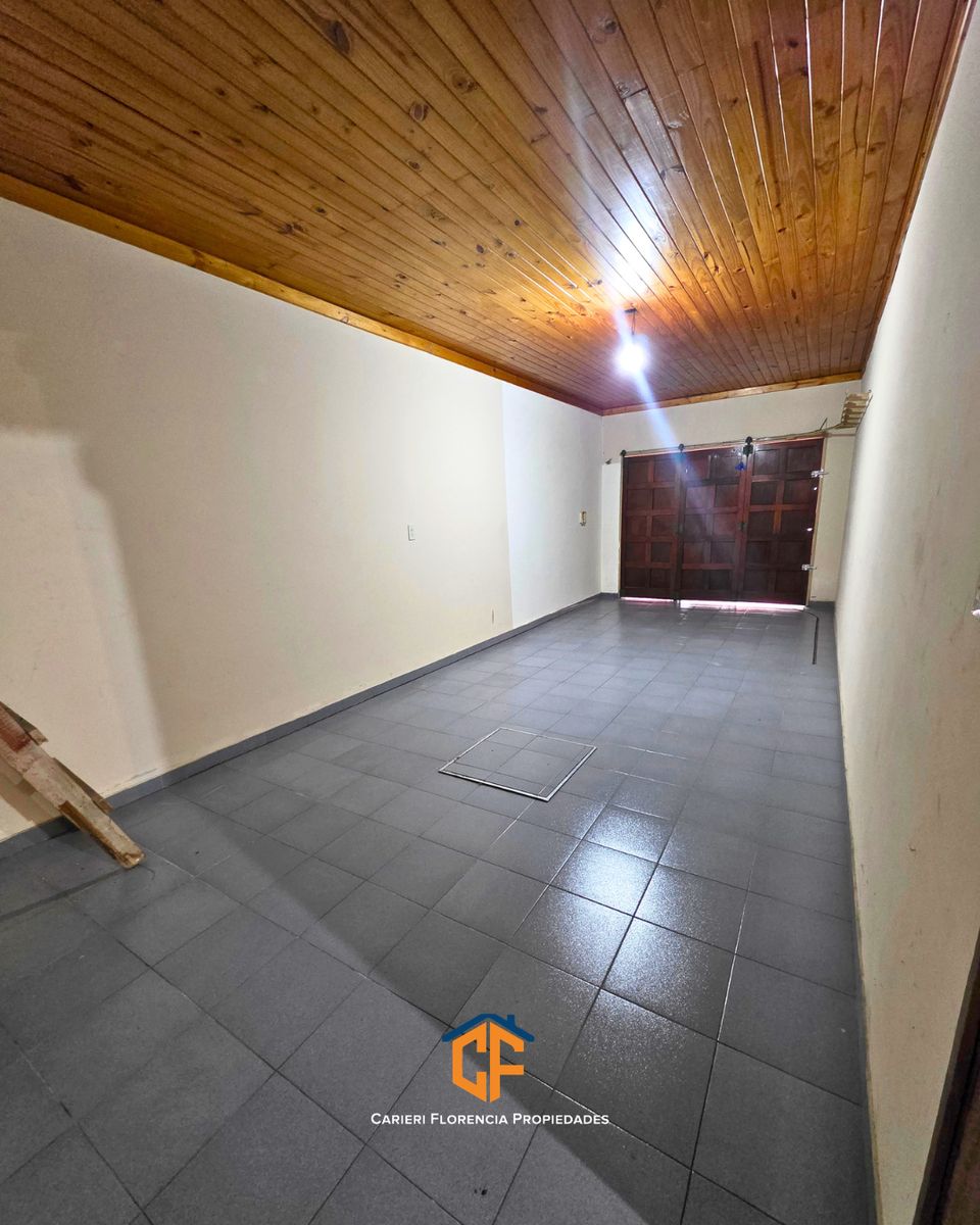 CASA DE 4 AMBIENTES EN VENTA CON JARDÍN, PLAYROOM Y COCHERA EN MARTÍN CORONADO - 5