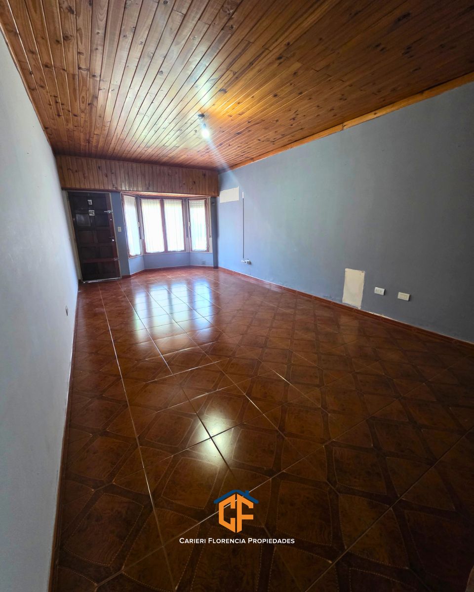 CASA DE 4 AMBIENTES EN VENTA CON JARDÍN, PLAYROOM Y COCHERA EN MARTÍN CORONADO - 8