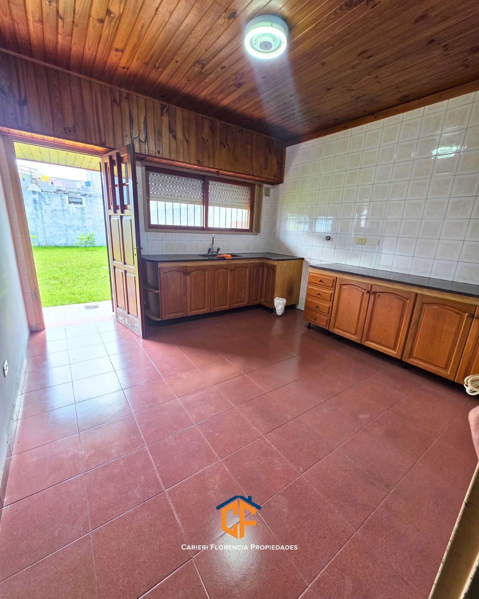 CASA DE 4 AMBIENTES EN VENTA CON JARDÍN, PLAYROOM Y COCHERA EN MARTÍN CORONADO - 9