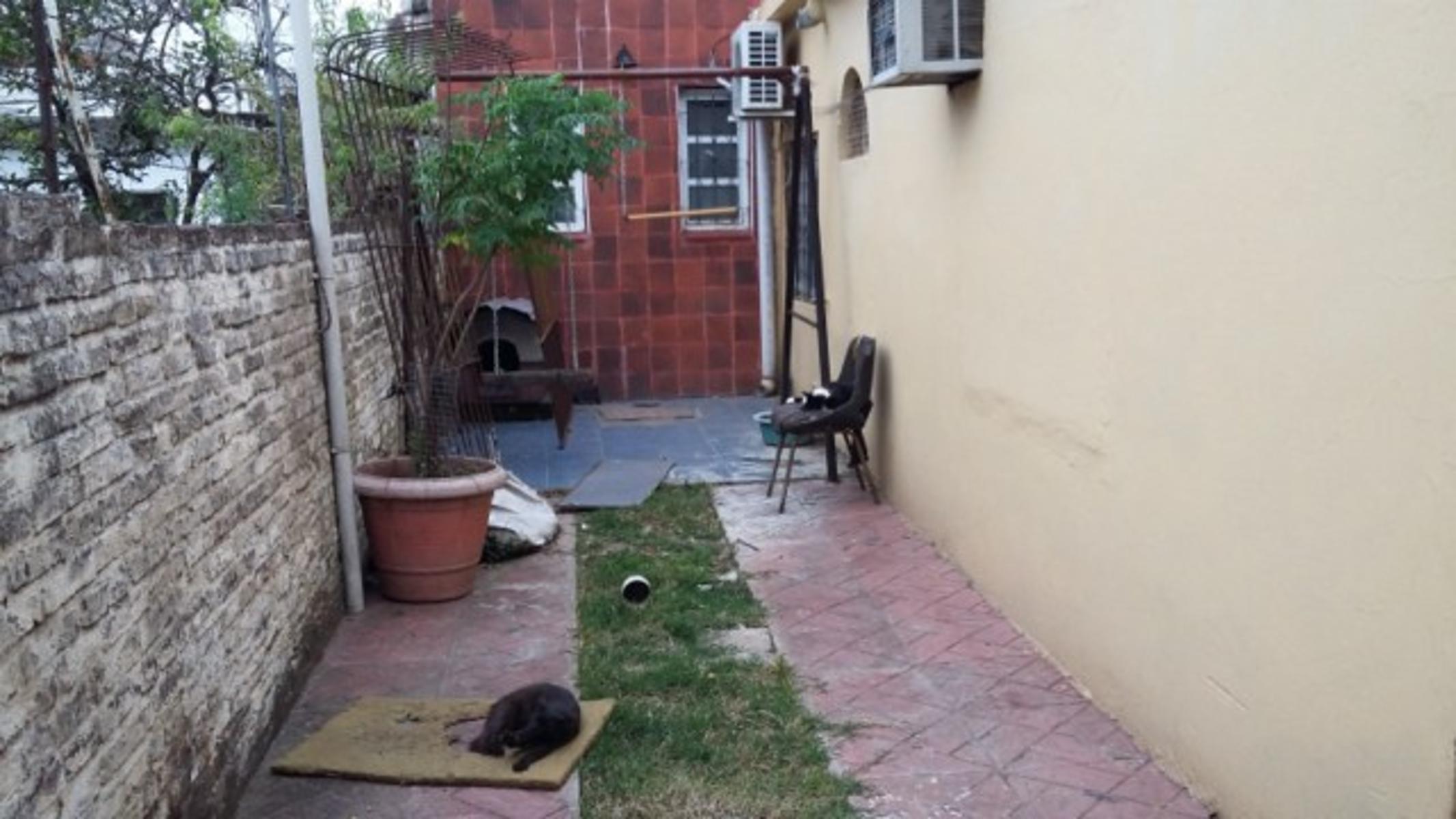 CASA CON 3 DORMITORIOS A UNA CUADRA DE PTE PERON — foto 3