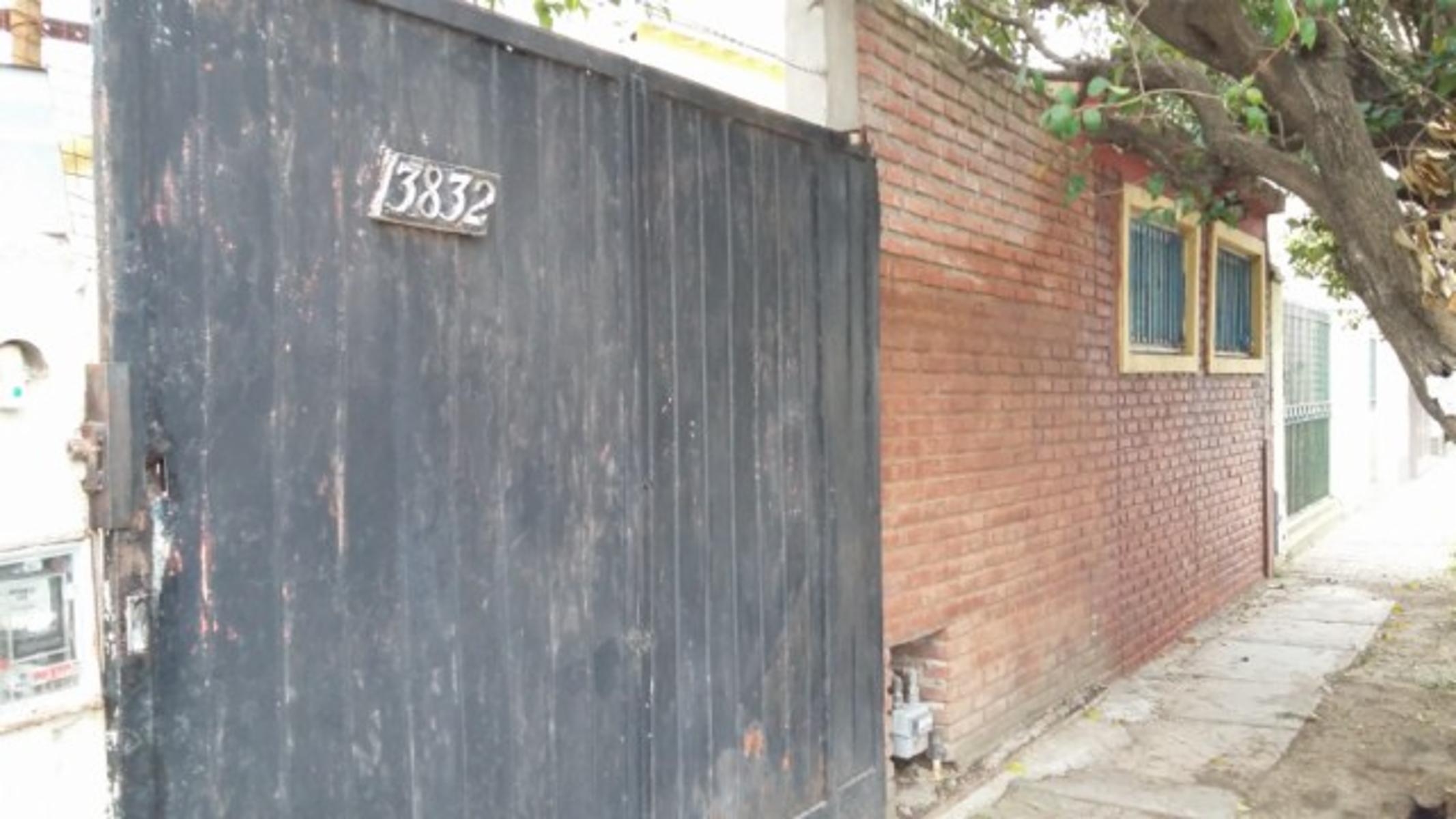 CASA CON 3 DORMITORIOS A UNA CUADRA DE PTE PERON — foto 4