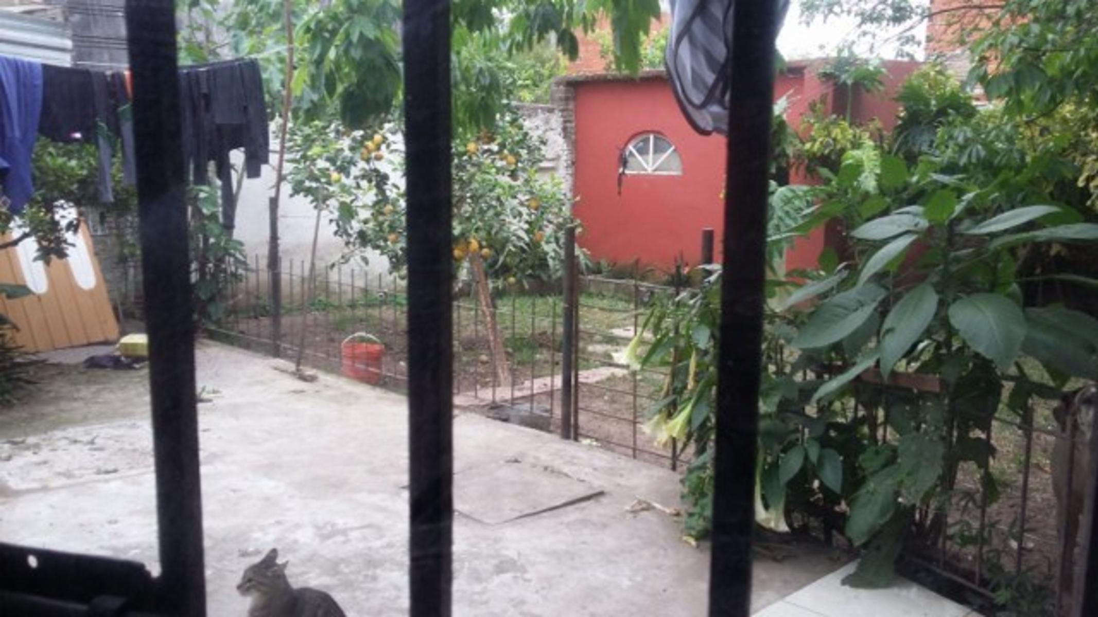 CASA CON 3 DORMITORIOS A UNA CUADRA DE PTE PERON — foto 7