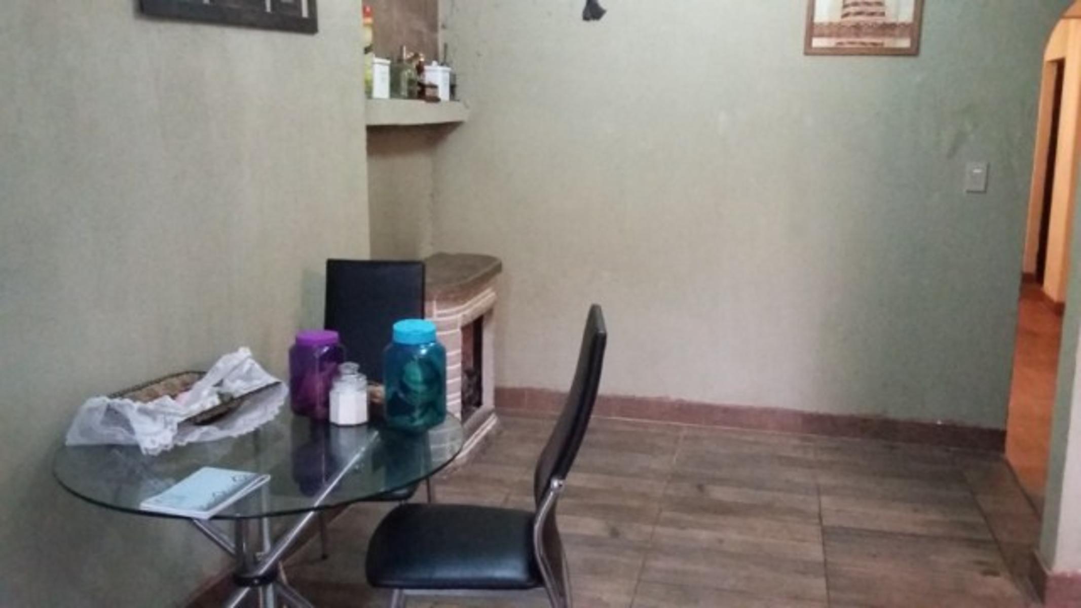 CASA CON 3 DORMITORIOS A UNA CUADRA DE PTE PERON — foto 8