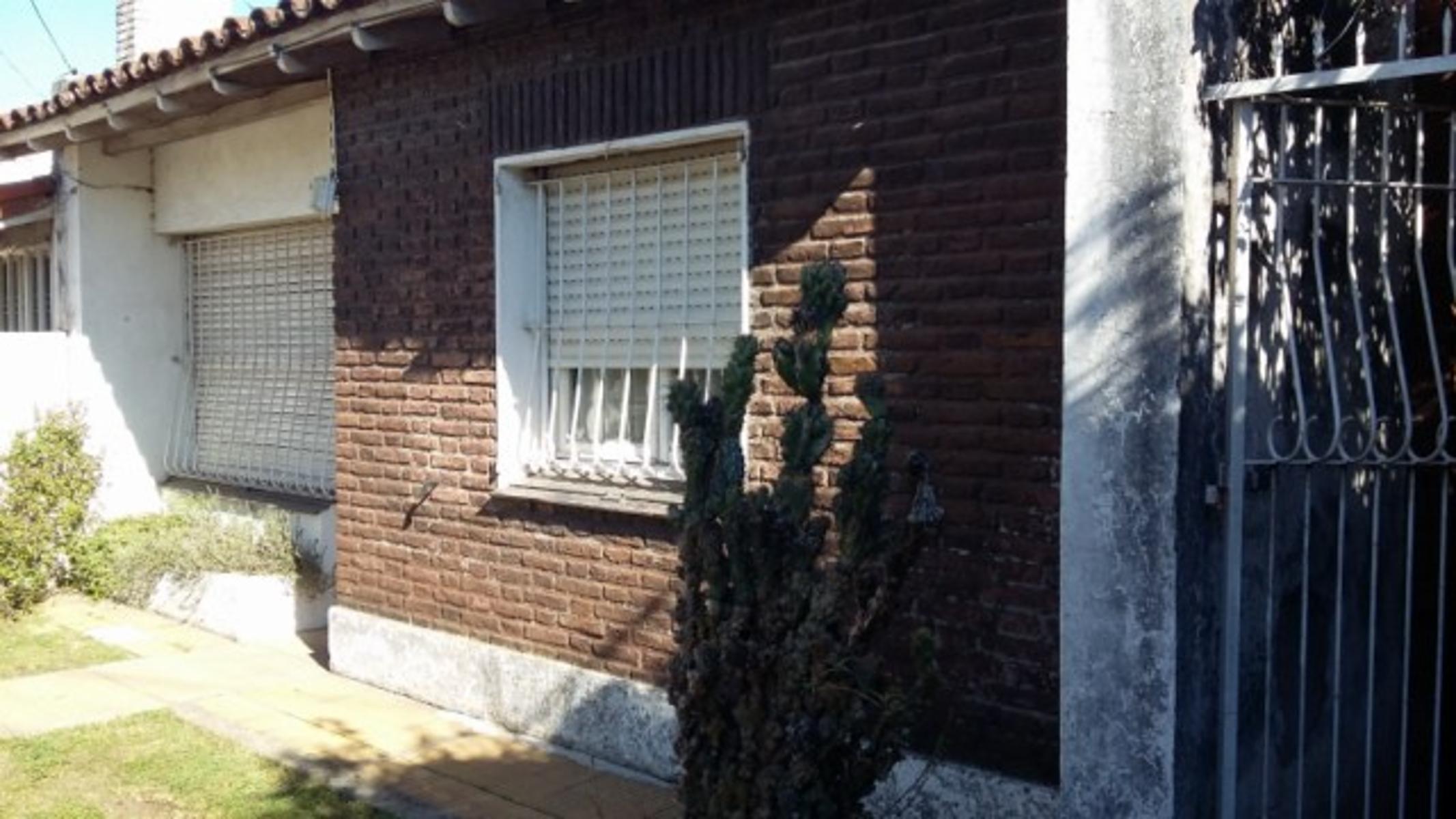 Casa tipo chalet de 4 ambientes a una cuadra de Gaspar Campos — foto 4