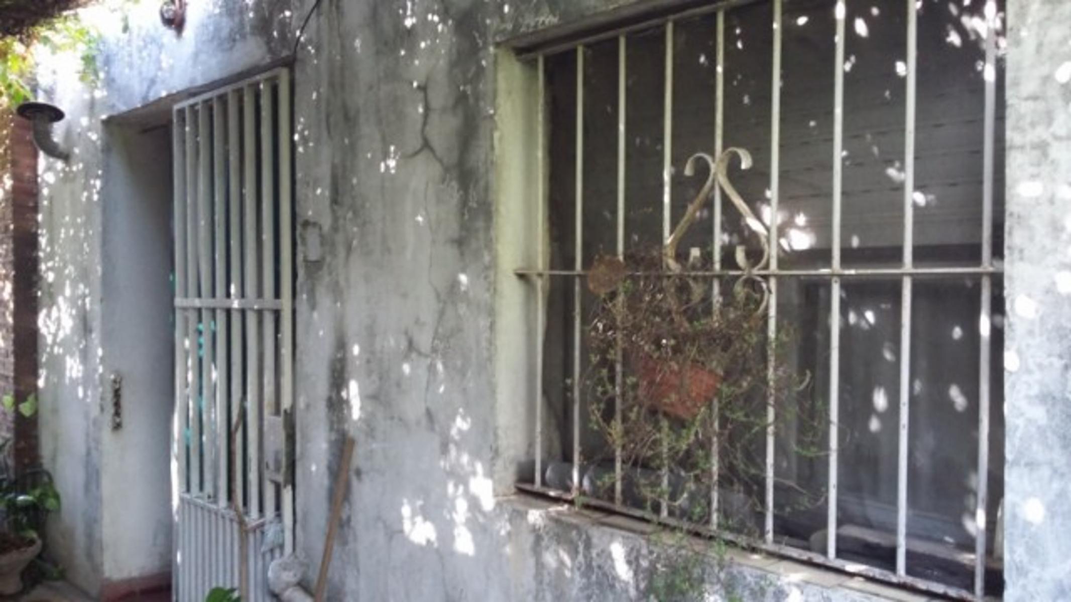 Casa tipo chalet de 4 ambientes a una cuadra de Gaspar Campos — foto 7