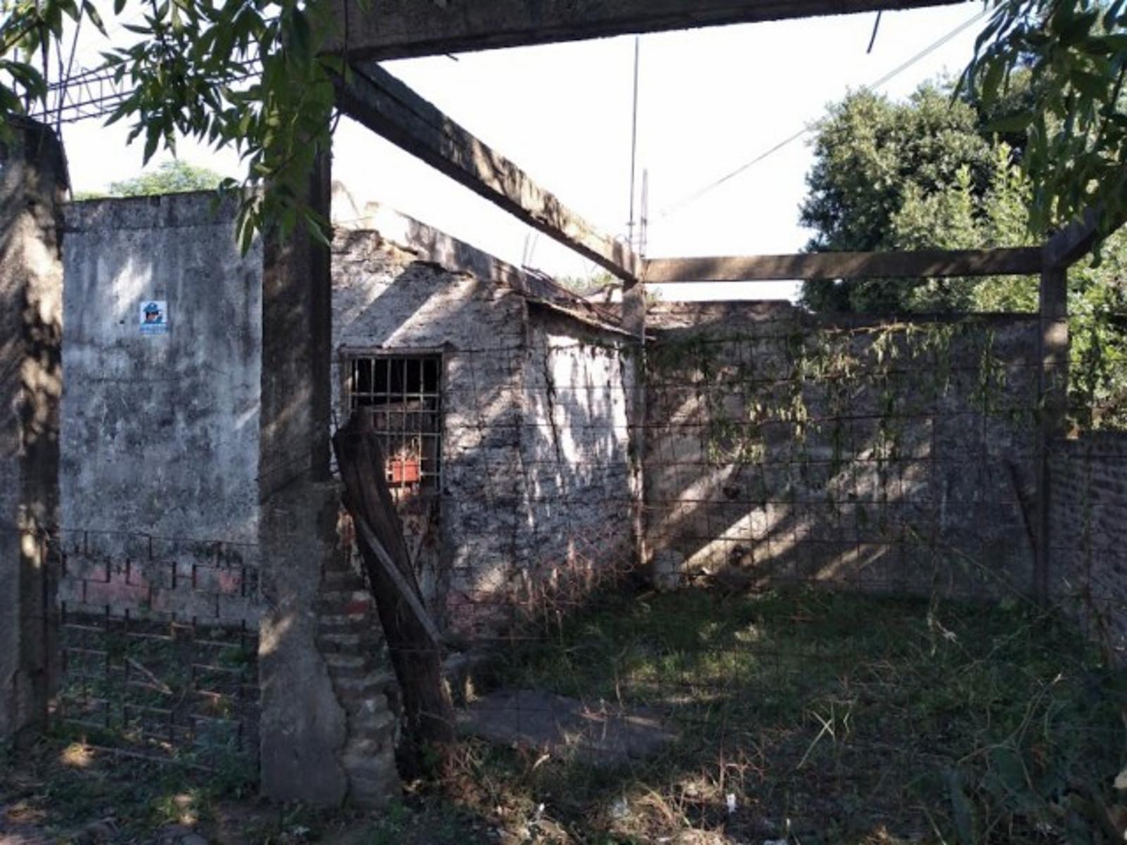 LOTE de 300 M2 CON MEJORAS - 2