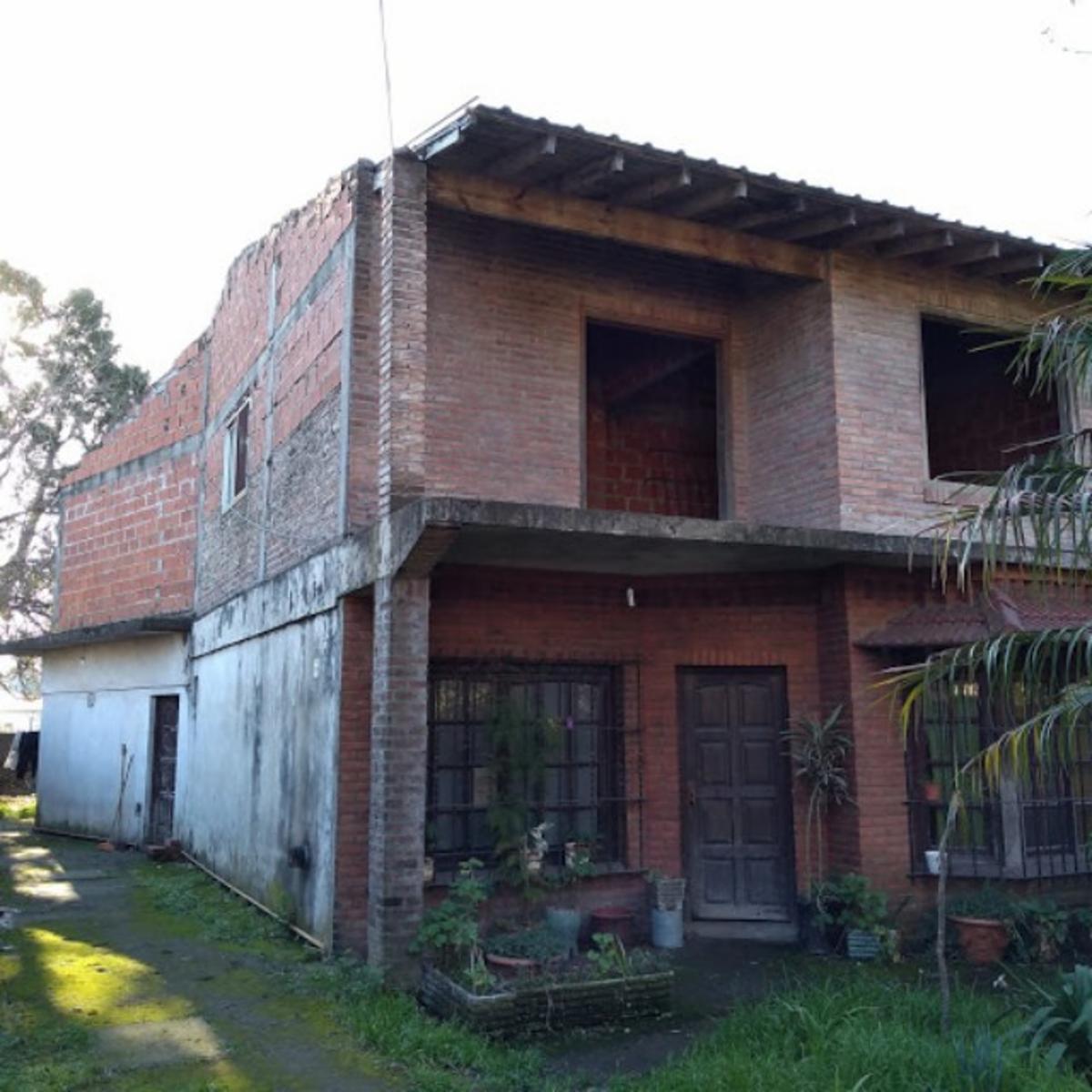 CASA DE DOS PLANTAS DE 200 m2 — foto 6