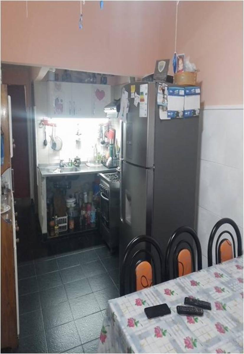 Vivienda de 2 dormitorios, sobre Av. Arieta y a metros de Av. Crovara