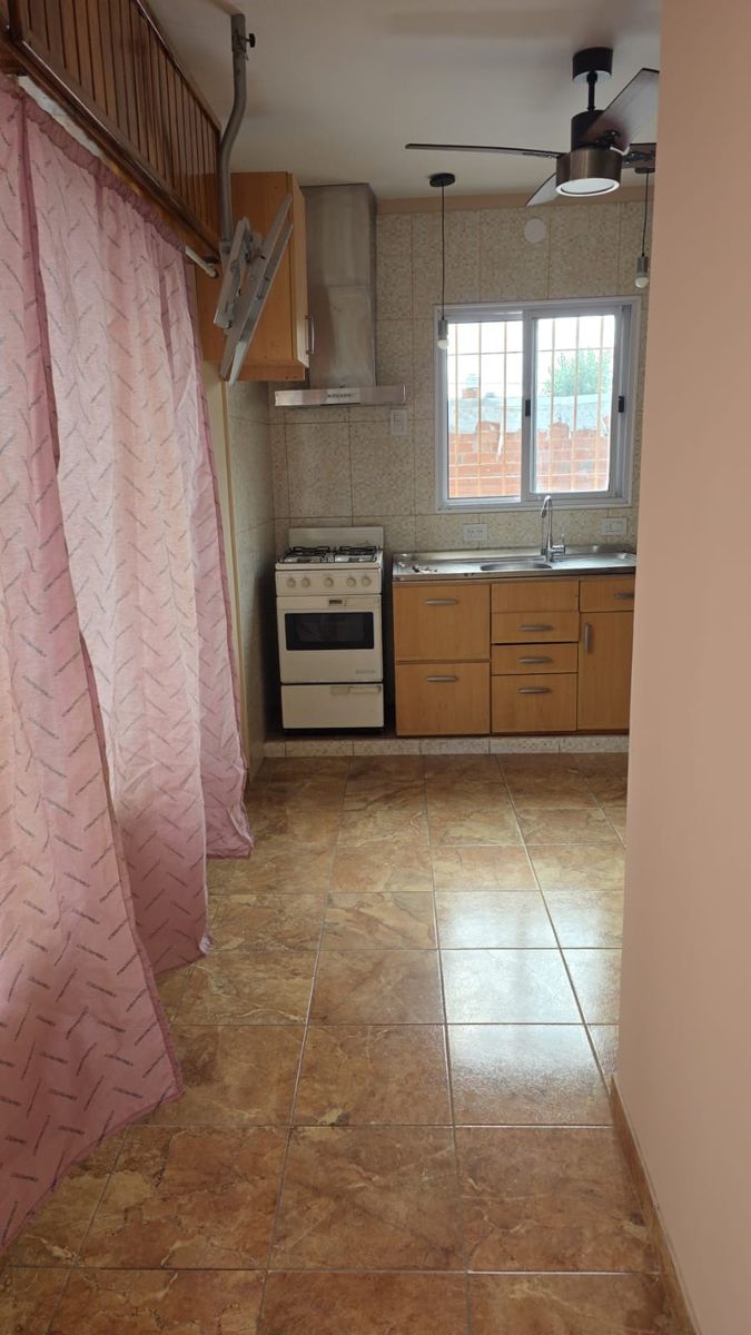 ALQUILER DEPTO EN 1º PISO - 7