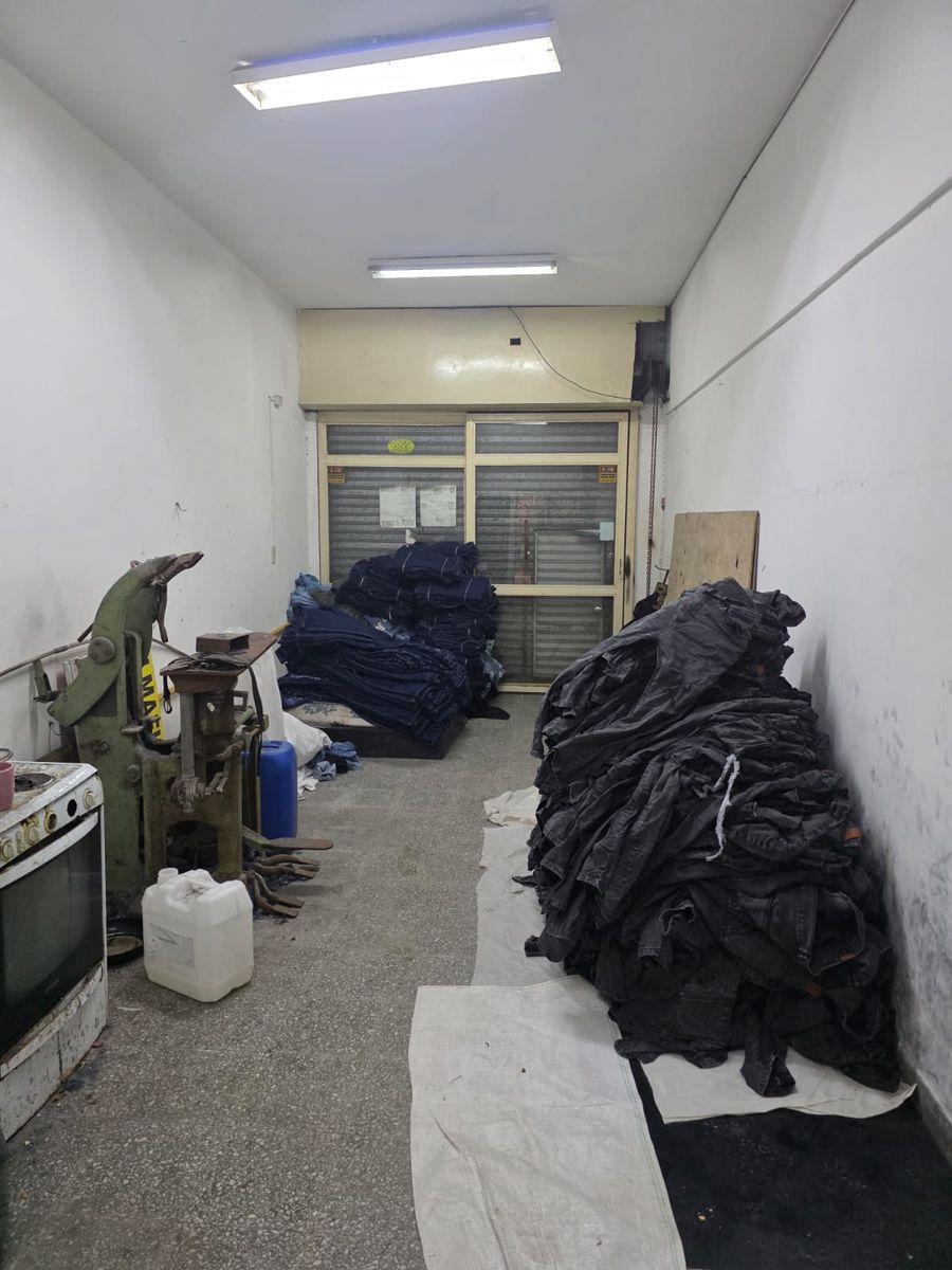 VENTA LOCAL CON GALPÓN