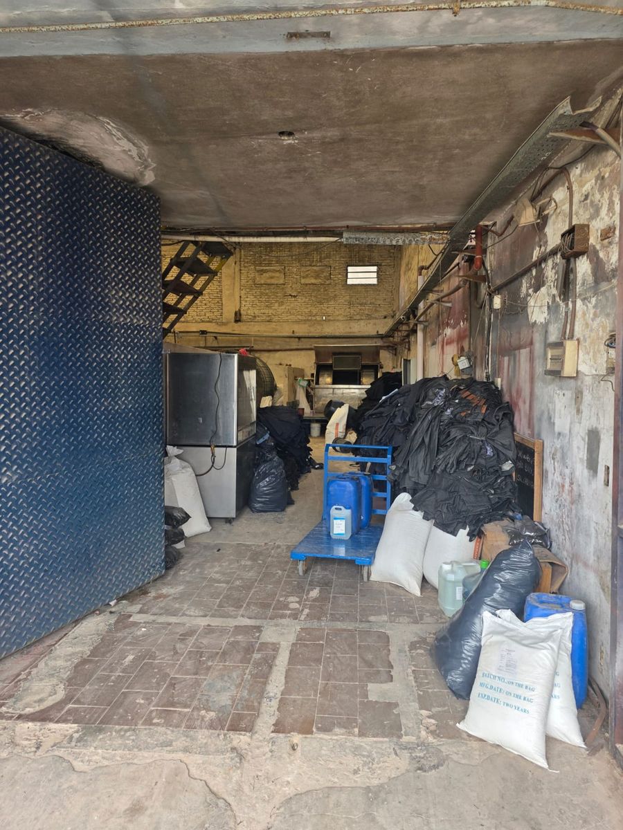 VENTA LOCAL CON GALPÓN — foto 4