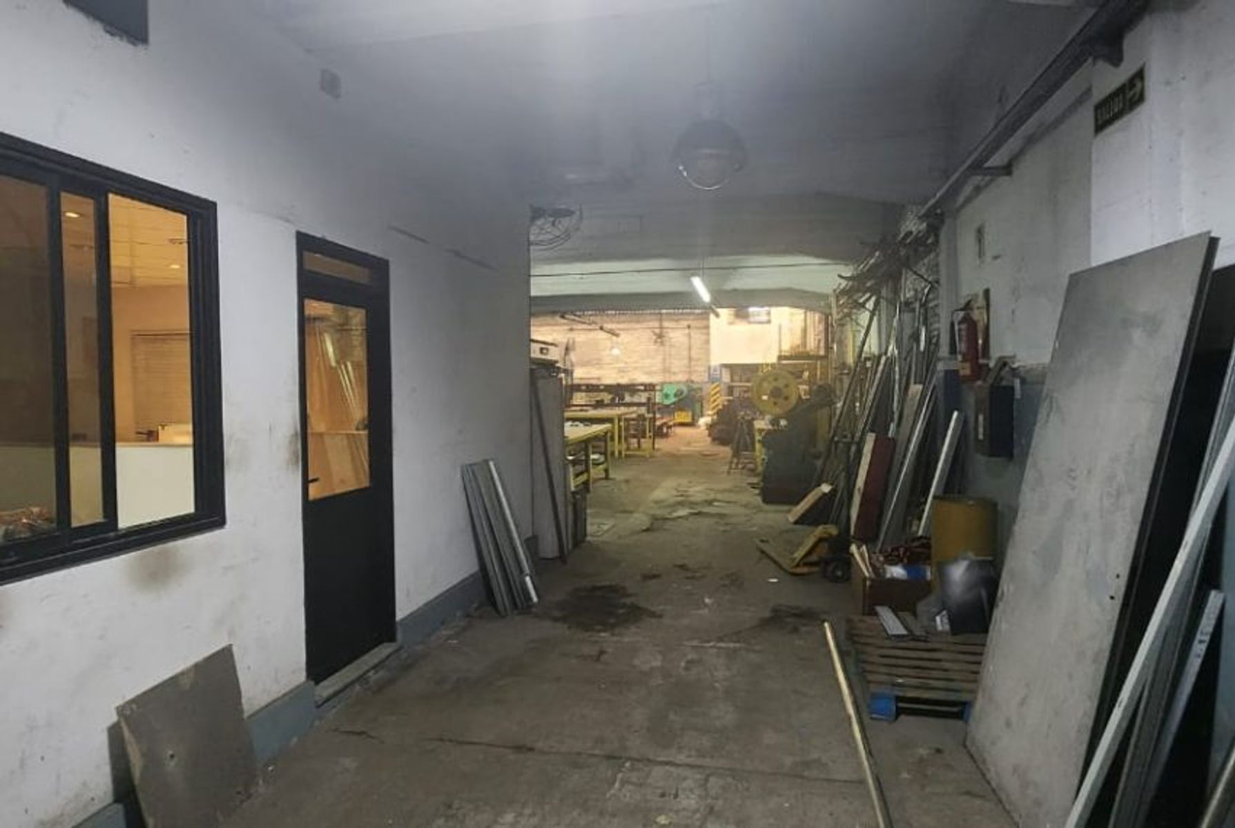 VENTA IMPORTANTE GALPÓN SOBRE CROVARA CON DOBLE SALIDA - 5