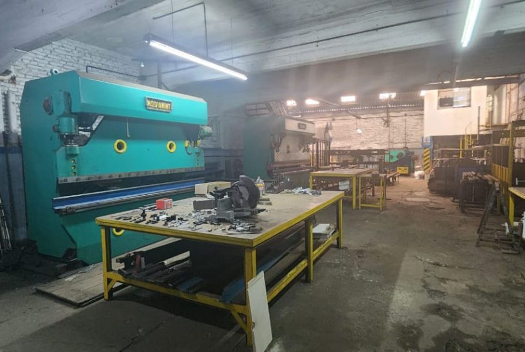 VENTA IMPORTANTE GALPÓN SOBRE CROVARA CON DOBLE SALIDA - 7