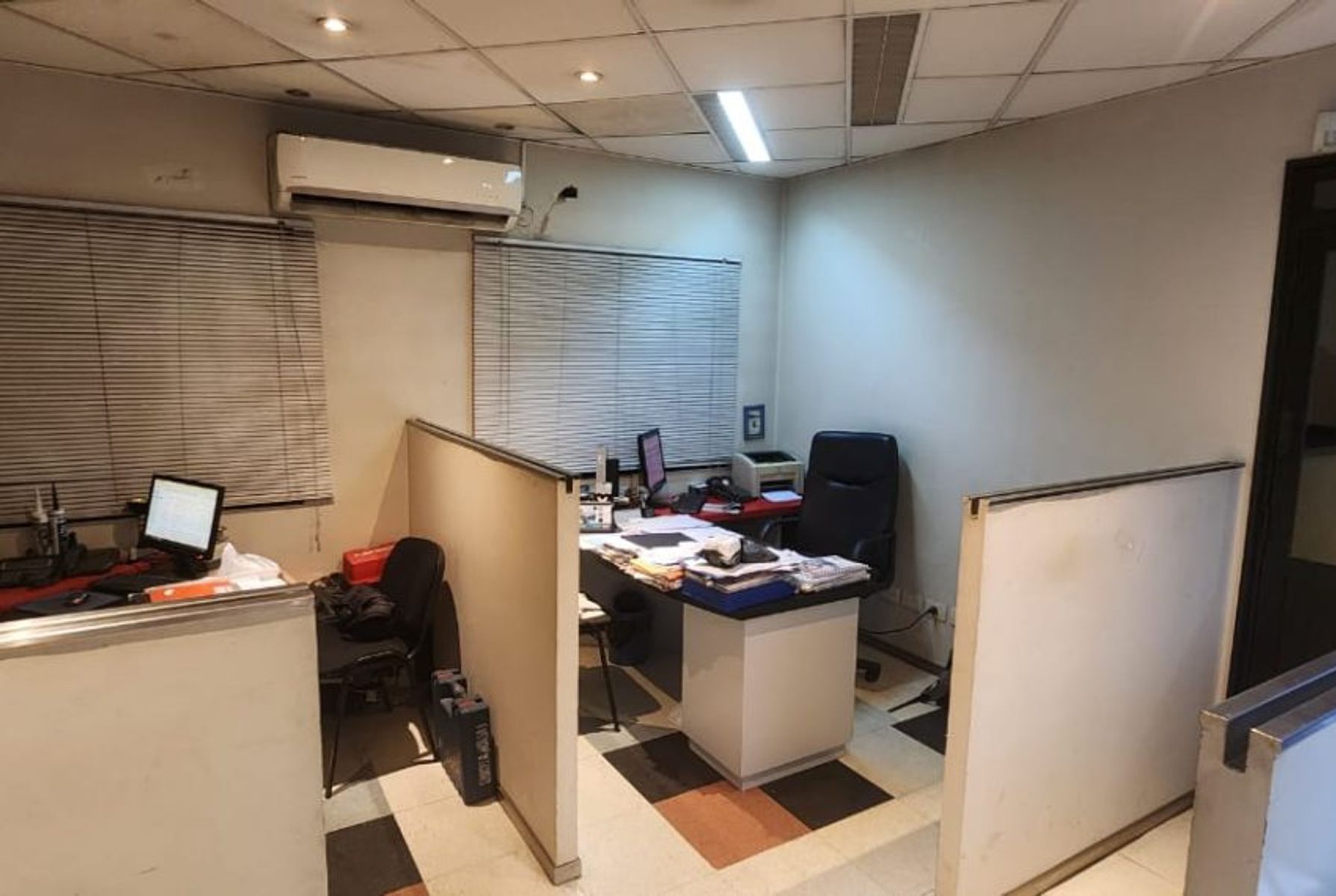 VENTA IMPORTANTE GALPÓN SOBRE CROVARA CON DOBLE SALIDA - 21