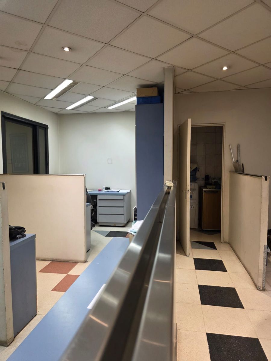 VENTA IMPORTANTE GALPÓN SOBRE CROVARA CON DOBLE SALIDA - 24
