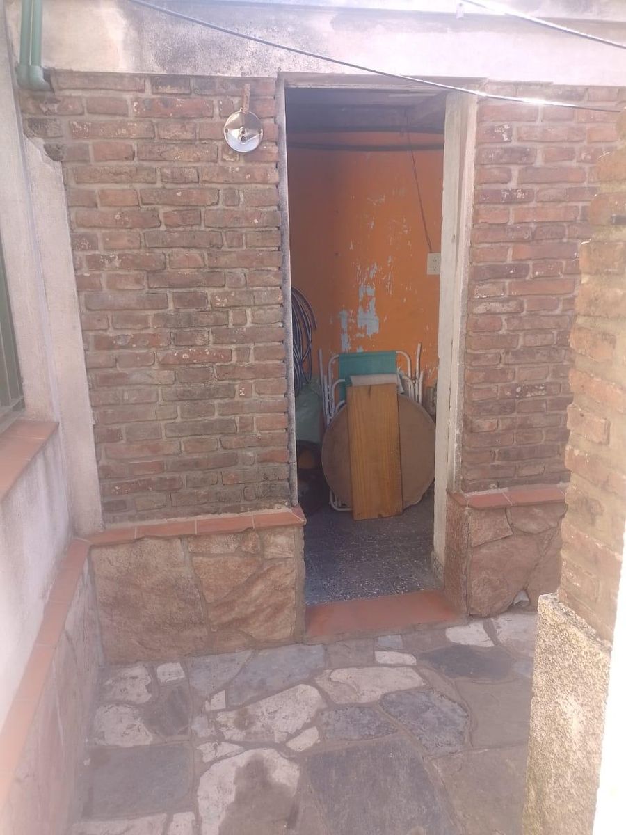 VENTA CASA 3 AMB. EN ESQUINA - 16