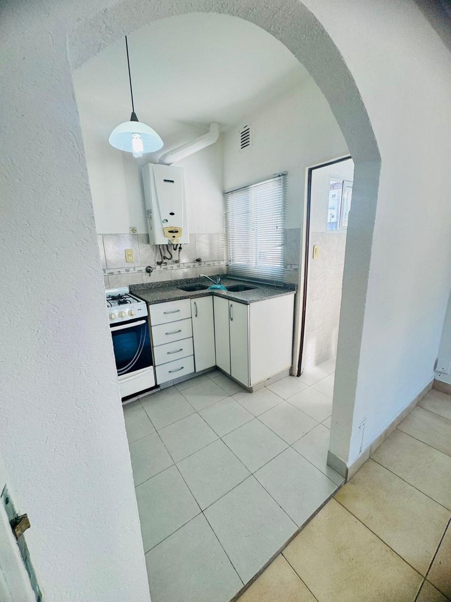 VENTA PH 2 AMBIENTES EN 1º PISO - 1