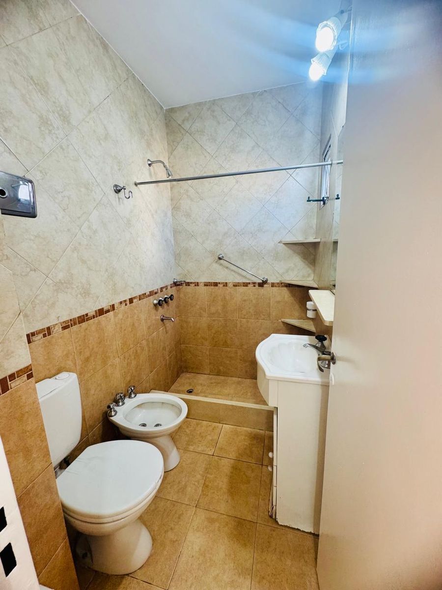 VENTA PH 2 AMBIENTES EN 1º PISO - 11