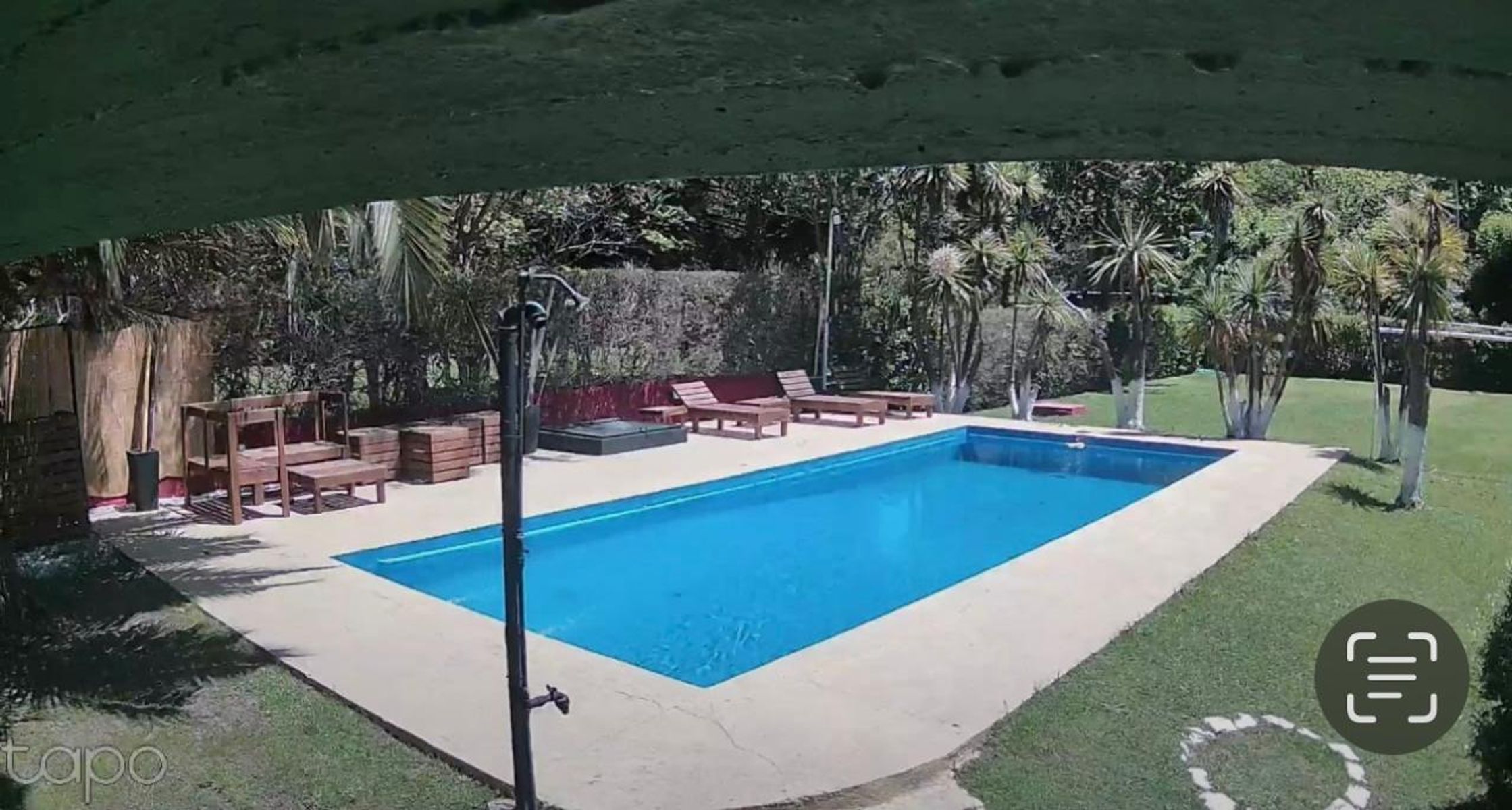 VENTA QUINTA CON PILETA TERRENO DE 1600 m2 EN 20 DE JUNIO - 18