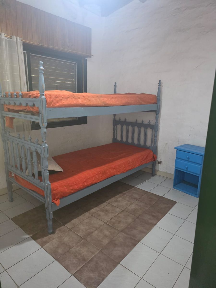 VENTA QUINTA CON PILETA TERRENO DE 1600 m2 EN 20 DE JUNIO - 29
