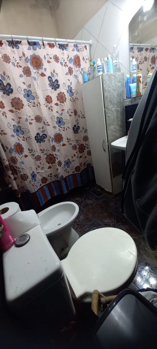 VENTA CASA 5 AMBIENTES CON LOCAL Y JARDIN - 30