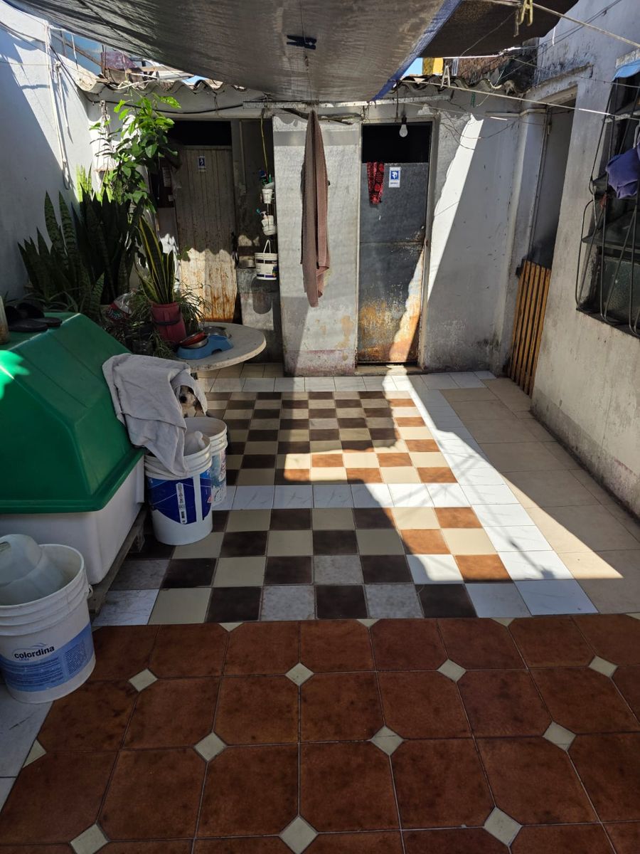 VENTA DOS VIVIENDAS + GALPÓN - 11