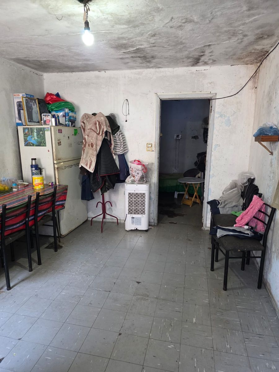 VENTA DOS VIVIENDAS + GALPÓN - 12