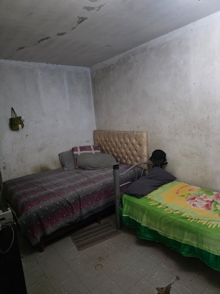 VENTA DOS VIVIENDAS + GALPÓN - 16
