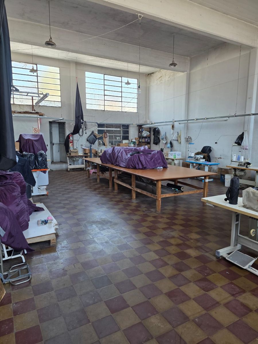 VENTA DOS VIVIENDAS + GALPÓN - 17