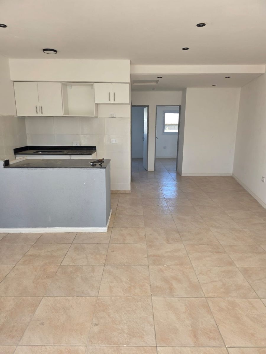 ALQUILER Departamento 3 ambientes en 1º piso - 2