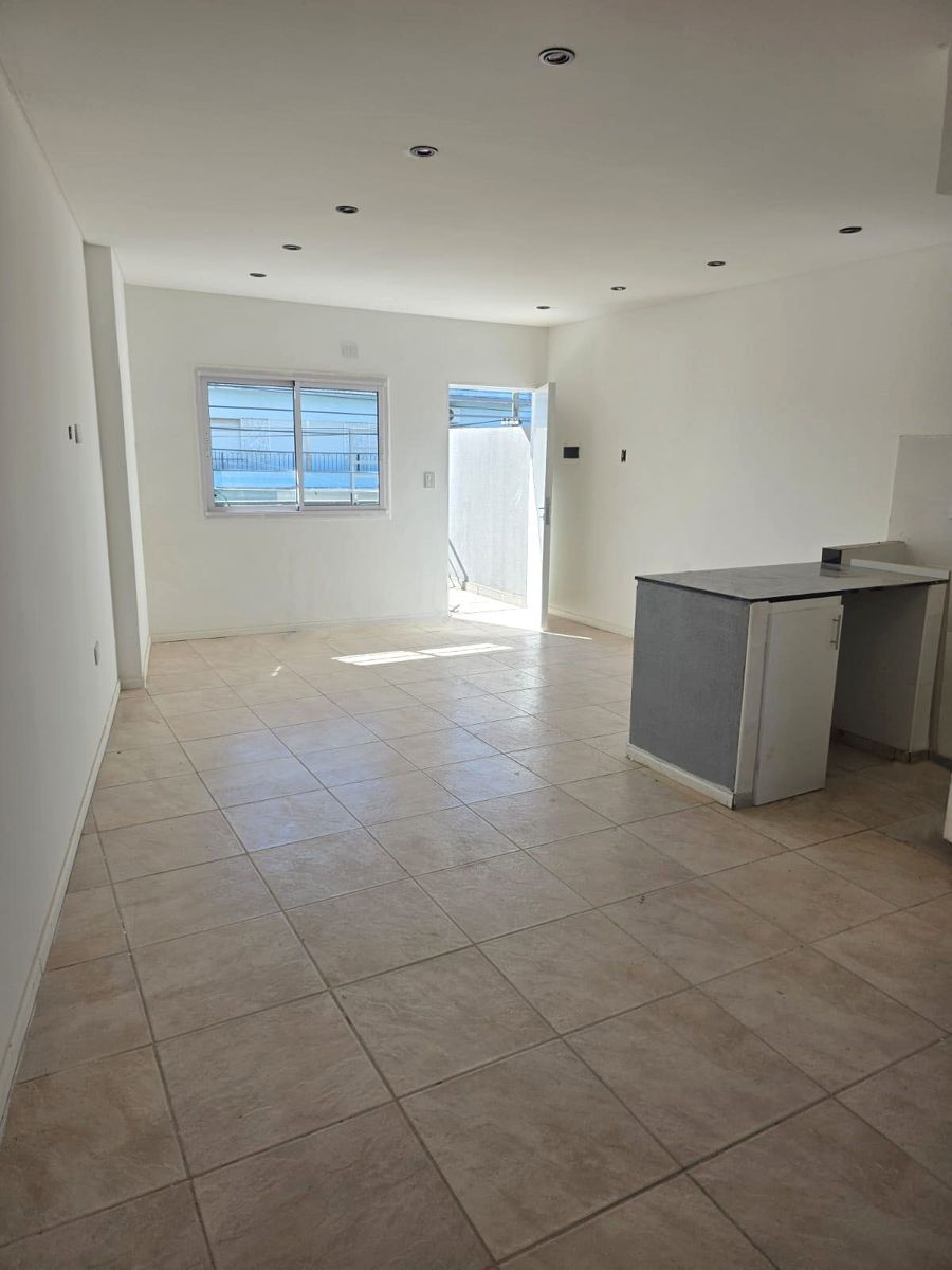 ALQUILER Departamento 3 ambientes en 1º piso - 3
