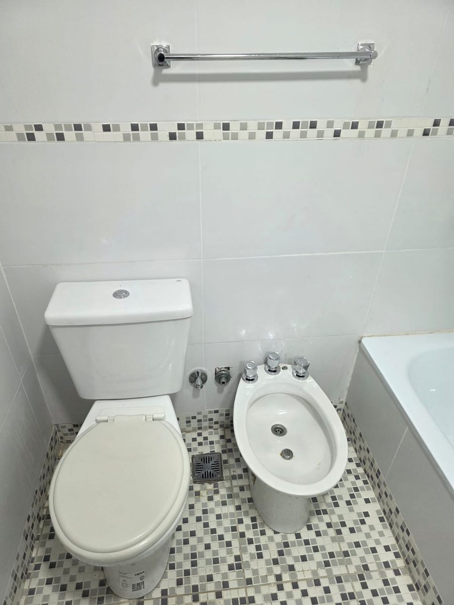 ALQUILER Departamento 3 ambientes en 1º piso - 6