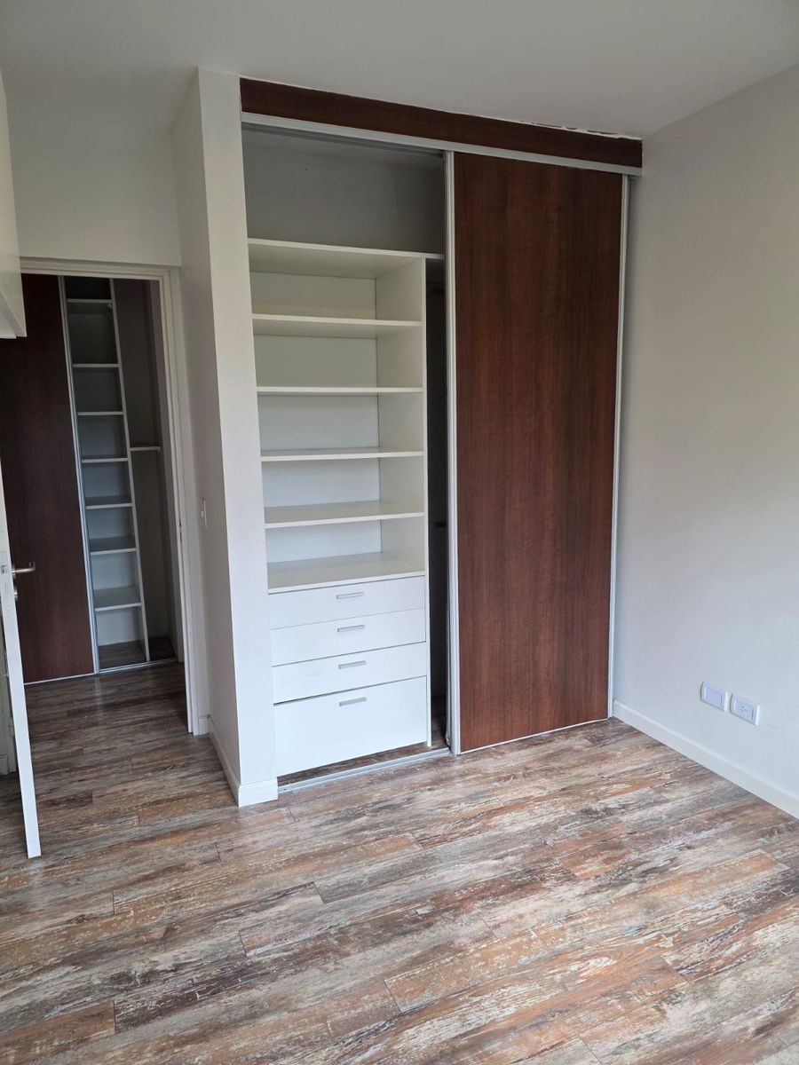 ALQUILER Departamento en 1º Piso - Barrio Sendero - 24