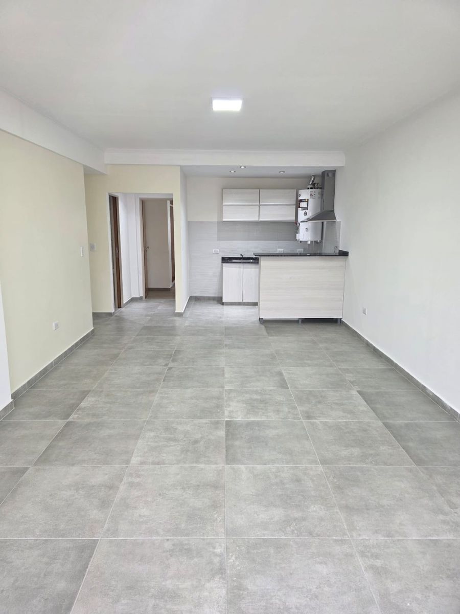 ALQUILER Departamento al frente de 2 ambientes en 2º piso — foto 5