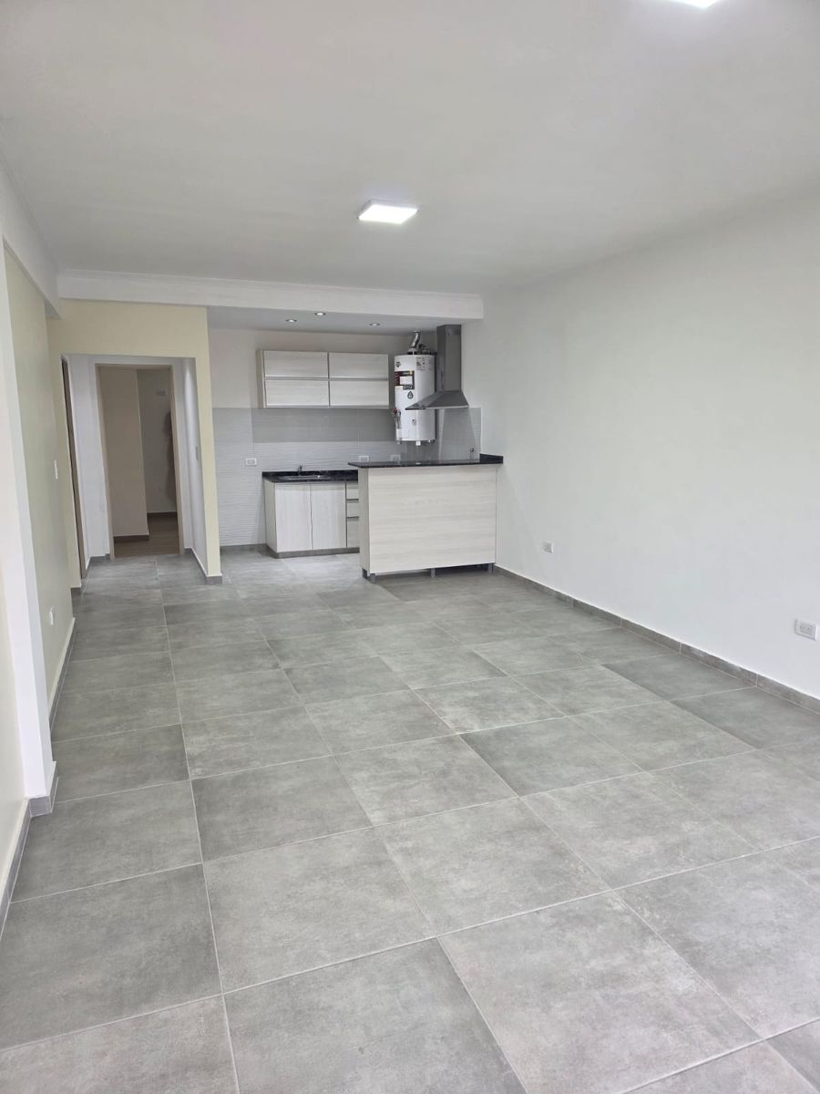 ALQUILER Departamento al frente de 2 ambientes en 2º piso — foto 6