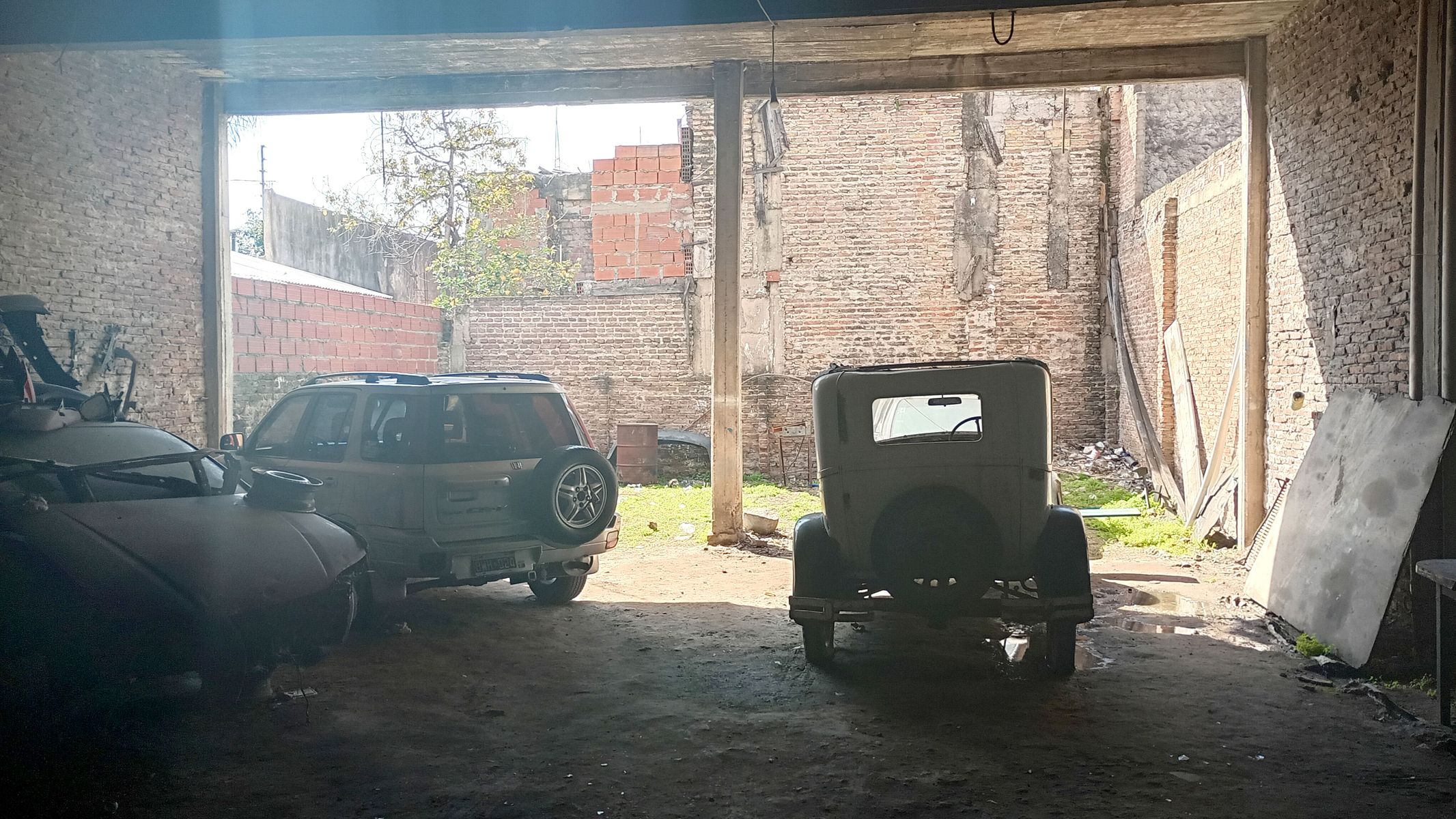 VENTA Amplio Galpón con 2 Departamentos en Block - 3