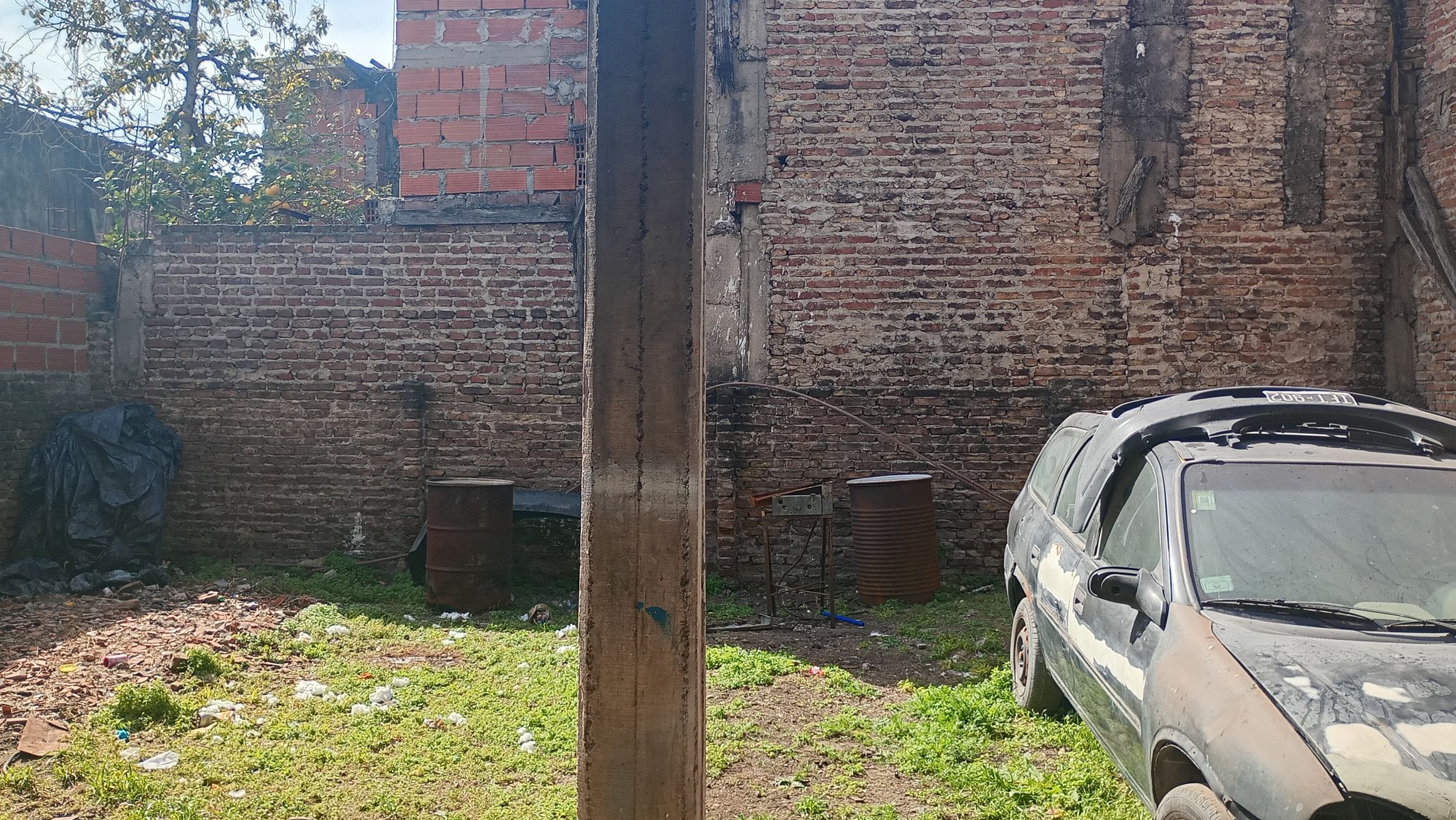 VENTA Amplio Galpón con 2 Departamentos en Block - 4