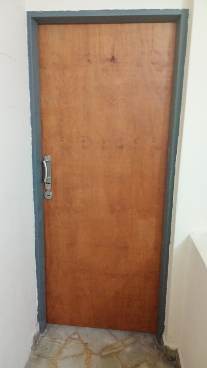 VENTA Amplio Galpón con 2 Departamentos en Block - 13